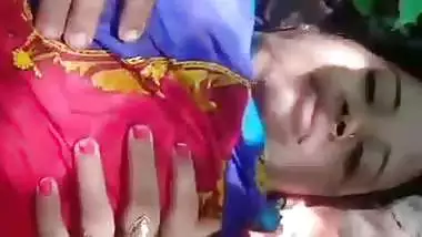 The guy enjoys outdoor sex with a married woman