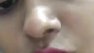 Indian girl with beautiful figure and face nude MMS