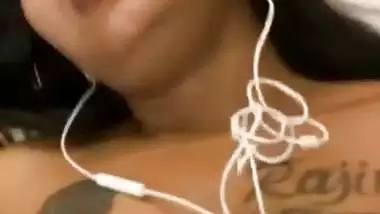 Milf removes her milk and fingers in Tamil video call sex