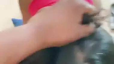 Topless girlfriend handjob to boyfriend viral MMS