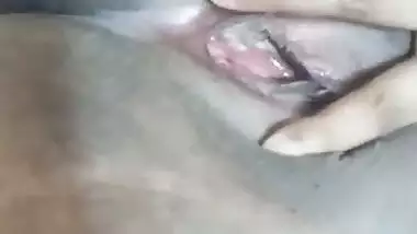 Cute girlfriend black pussy fingering solo nude