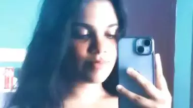 Indian nude selfie videos of big boobs GF viral xxx
