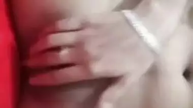 নাসিমার ভোদায় আংগুল দিয়ে রস বের করা দেখুন