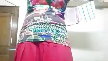 Tamil ponnu dressing after nude body showing MMS