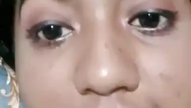 Village GF topless selfie for boyfriend exposed