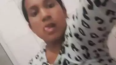 Selfie video girlfriend fingering cunt viral xxx