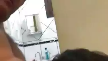 Delhi babe enjoys her sugar daddy’s dick in the Indian xxx