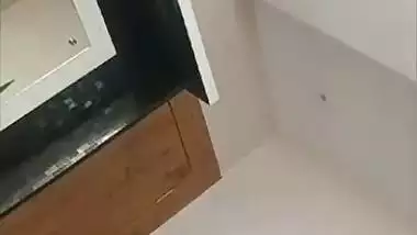 Mature mom boobs show caught by incest son viral clip