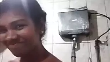 Local bhabhi selfie in the bathroom